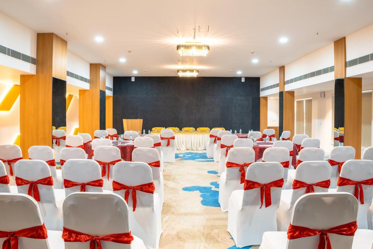 Clubway Grand A Boutique Hotel Jorhāt Zewnętrze zdjęcie